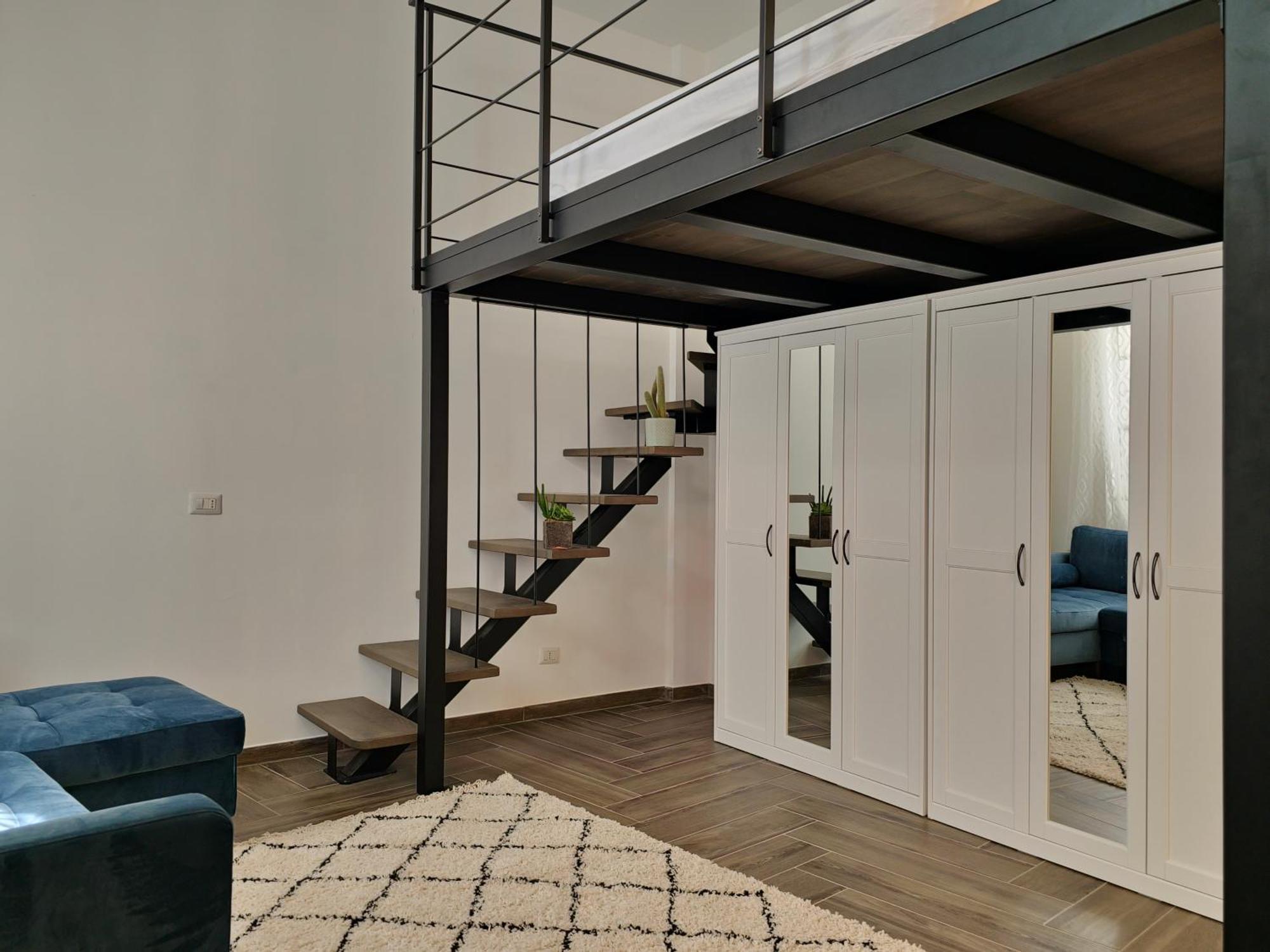 Stylish Duplex In The Heart Of - Navigli Bocconi Milaan